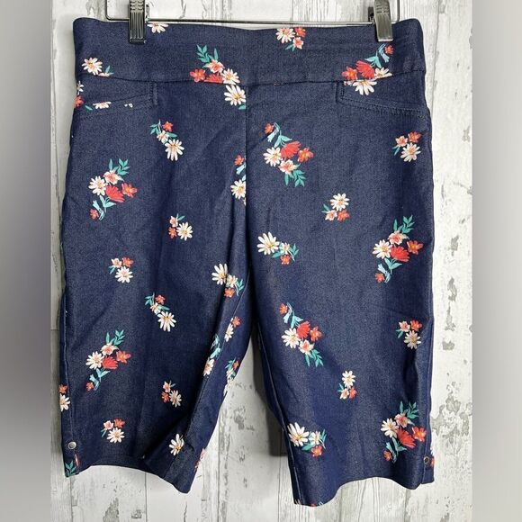 Croft and Barrow Shorts Woman’s  Floral Size 6 Effortless Stretch Bermuda NWT - Picture 1 of 10